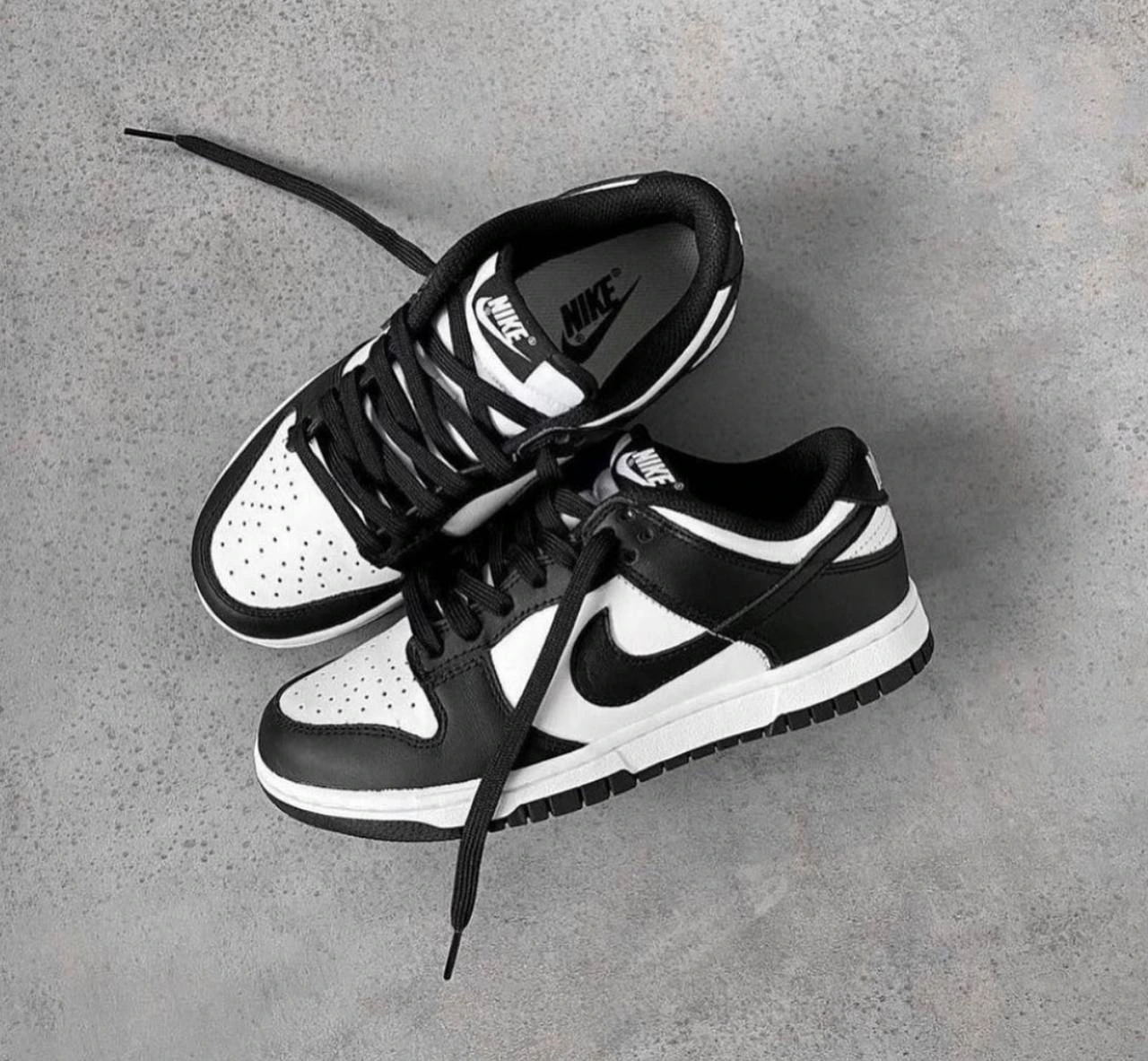 NIKE SB DUNK LOW PANDA